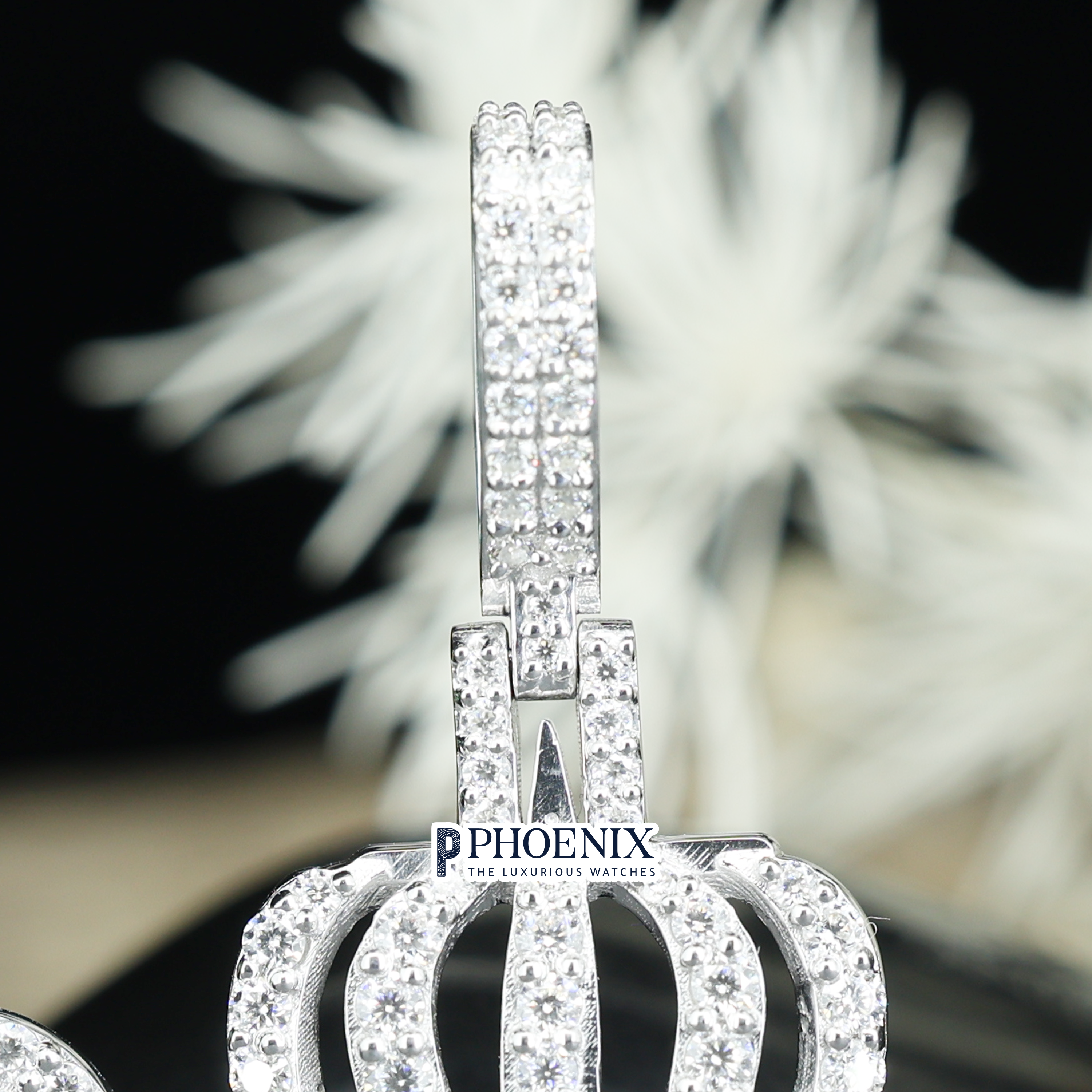 Bespoke Queen Moniker Diamond Pendant - VVS Iced Out Argentum Pendant